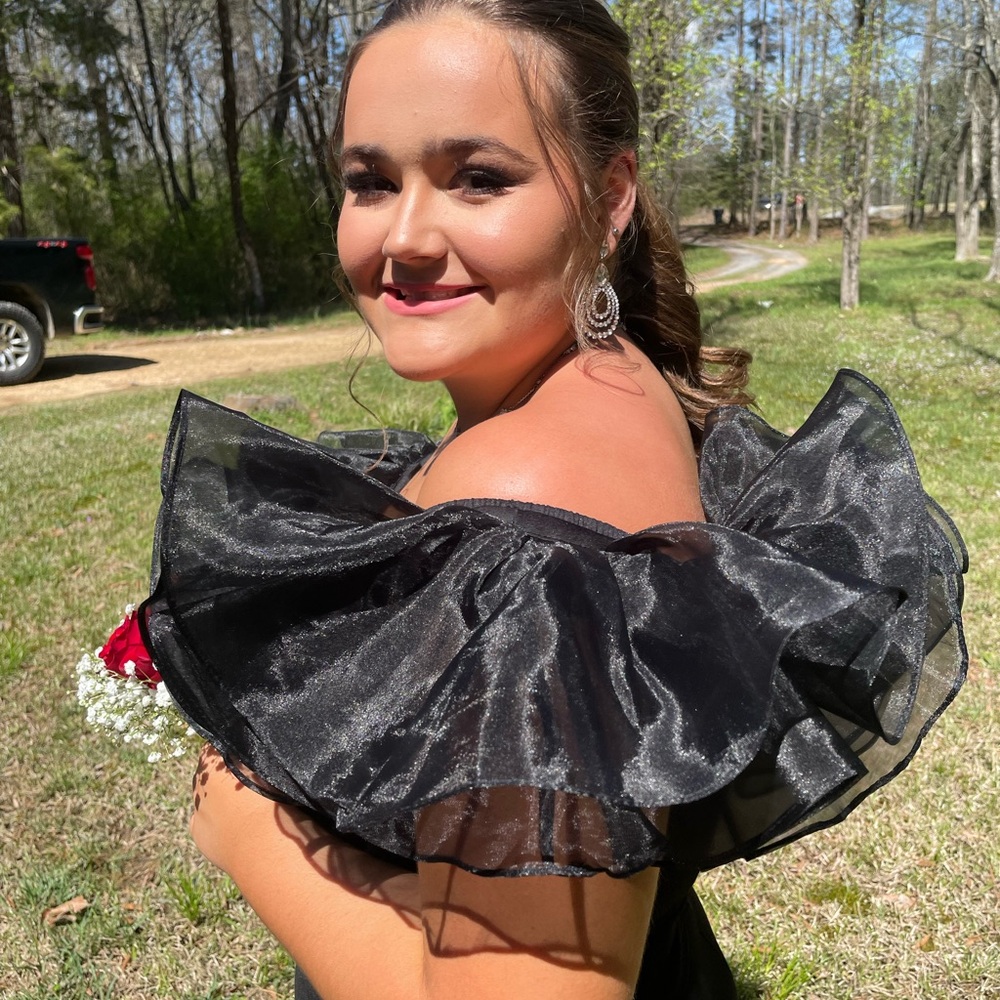 Size 16 Sherrie Hill black prom dress